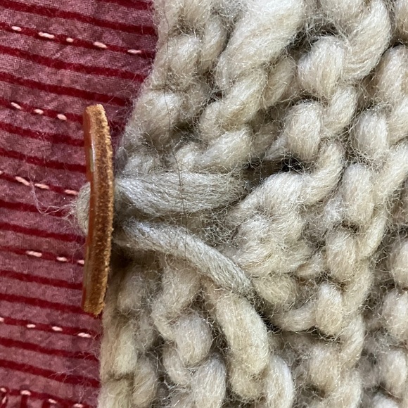 Beautiful chunky Knit Scarf with Button Accent - Picture 10 of 10